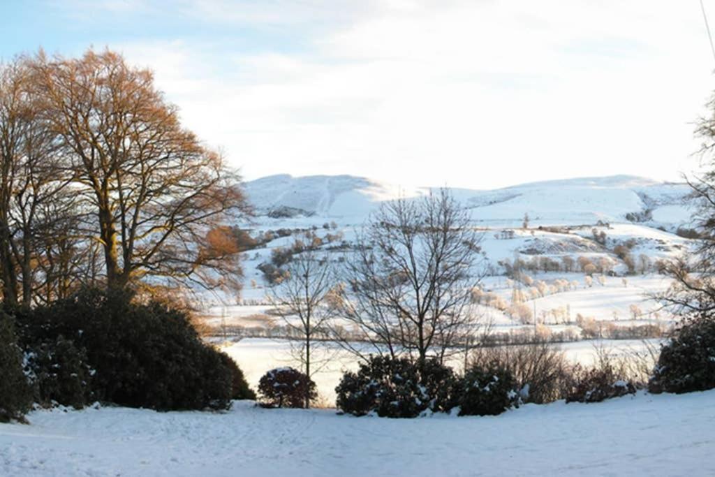 Plas Yn Yale With Mountain Views From All Windows Wrexham Esterno foto