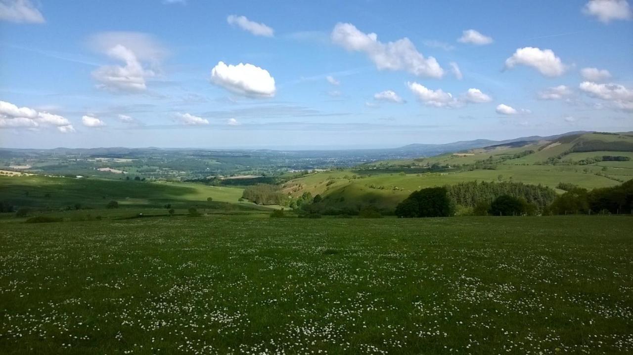 Plas Yn Yale With Mountain Views From All Windows Wrexham Esterno foto